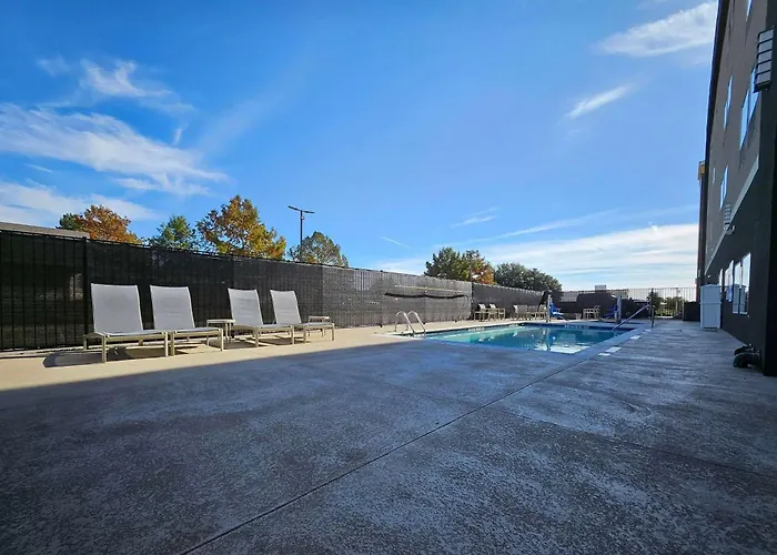 La Quinta Inn & Suites By Wyndham - Red Oak Tx Ih-35E