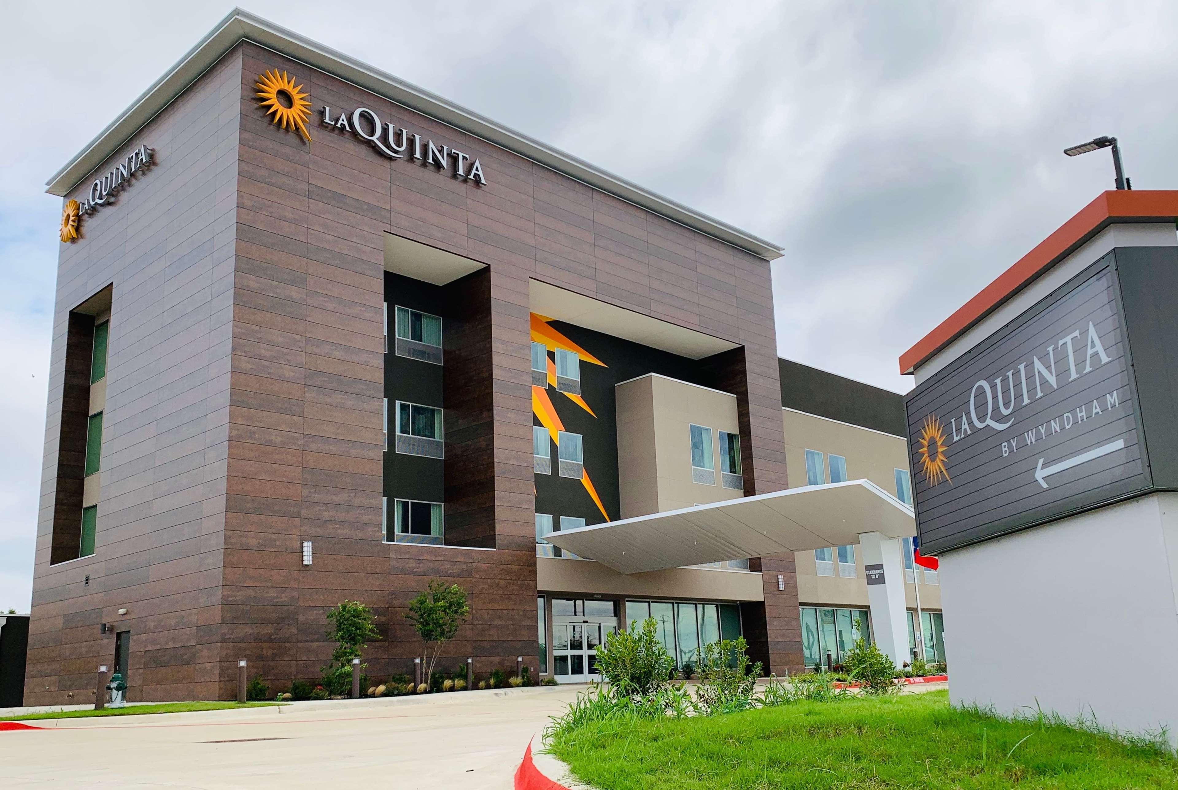 Hotel La Quinta & By Wyndham - Tx Ih-35e 3*