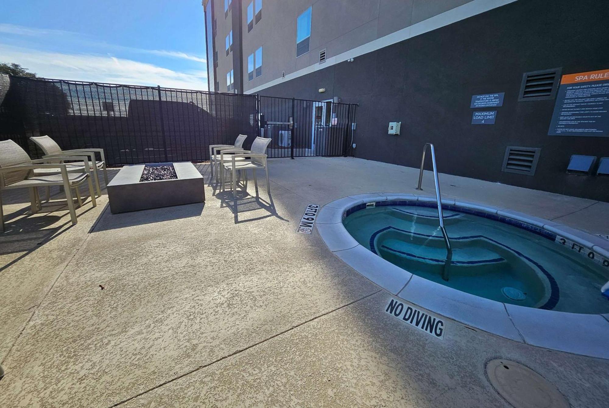 Hotel La Quinta & By Wyndham - Tx Ih-35e 3*